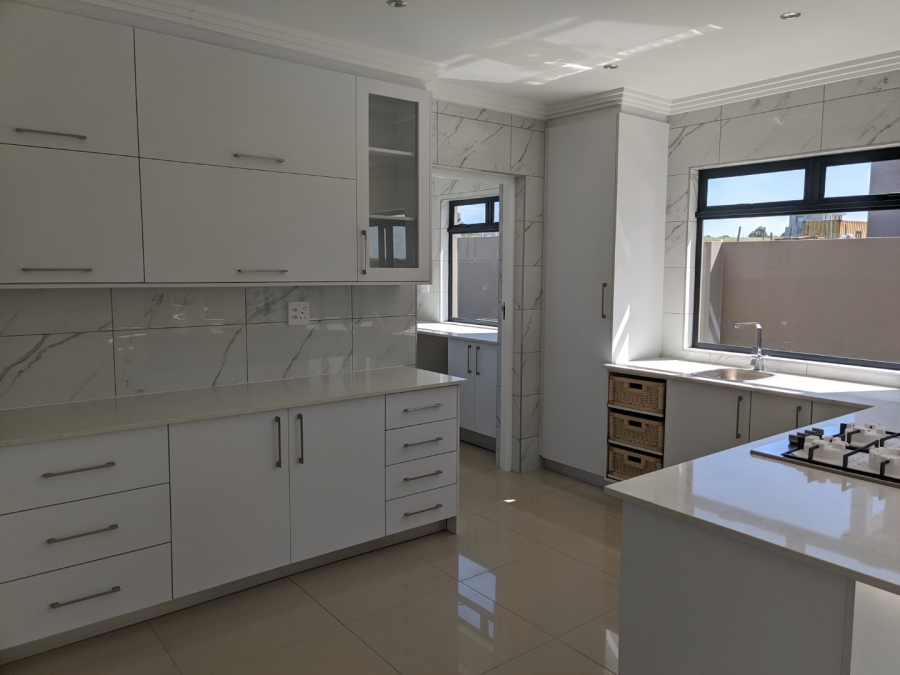 4 Bedroom Property for Sale in Kidds Beach Eastern Cape